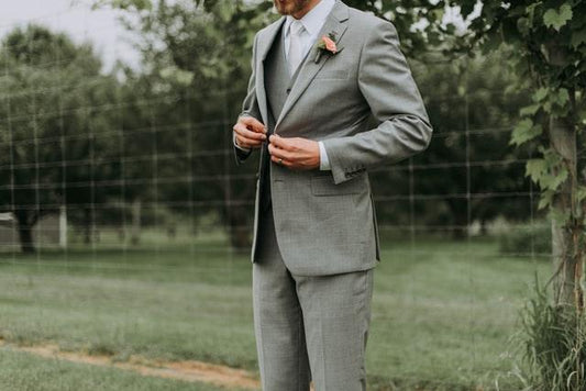 What to Wear to a Wedding as a Guest: A Guide for Men